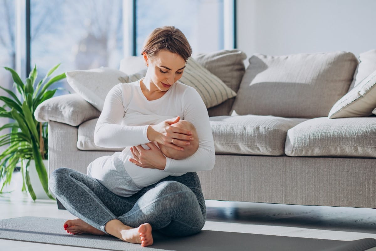 Baby slaapt tijdens de voeding