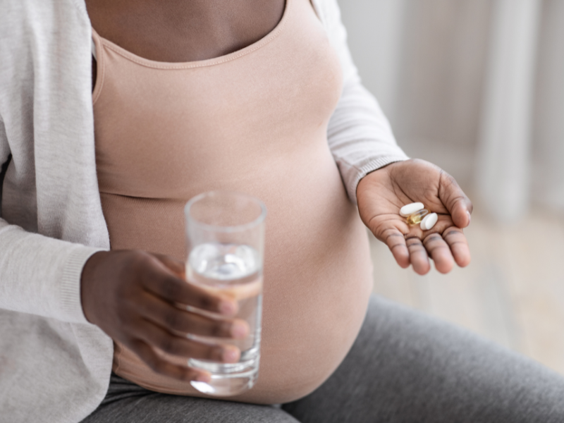 wanneer supplementen innemen: wateroplosbare vitamines gaan beter op een nuchtere maag